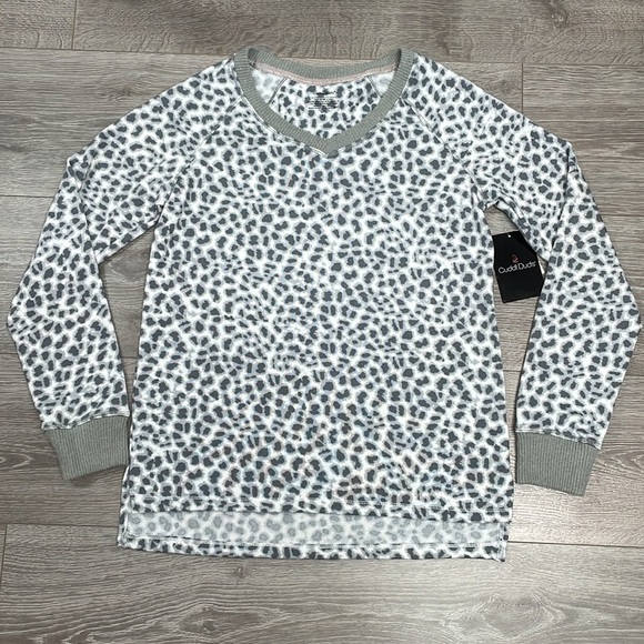 NWT Cuddl Duds Sweater Knit Pajama Top and Jogger Pant Set Leopard Print XS - Picture 2 of 15